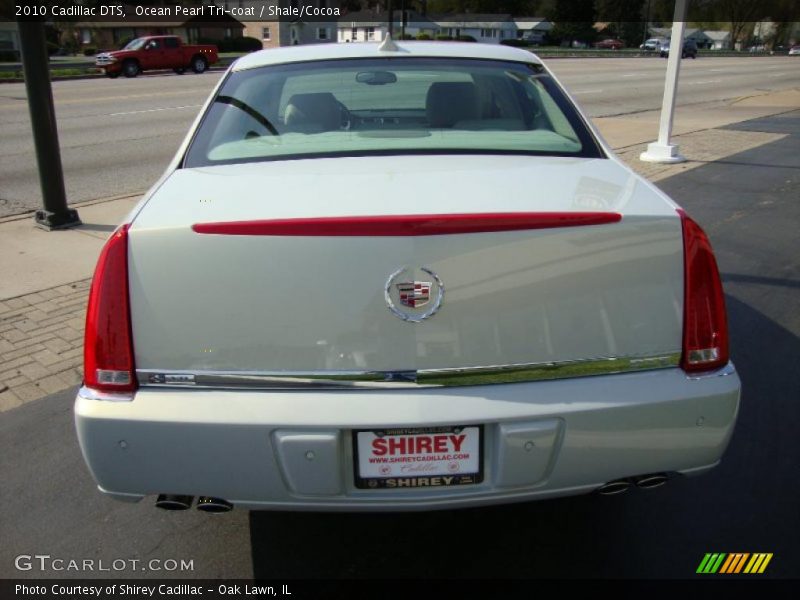 Ocean Pearl Tri-coat / Shale/Cocoa 2010 Cadillac DTS