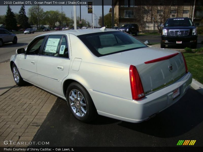 Ocean Pearl Tri-coat / Shale/Cocoa 2010 Cadillac DTS
