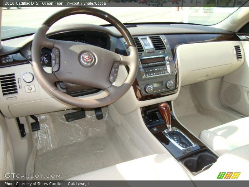 Ocean Pearl Tri-coat / Shale/Cocoa 2010 Cadillac DTS