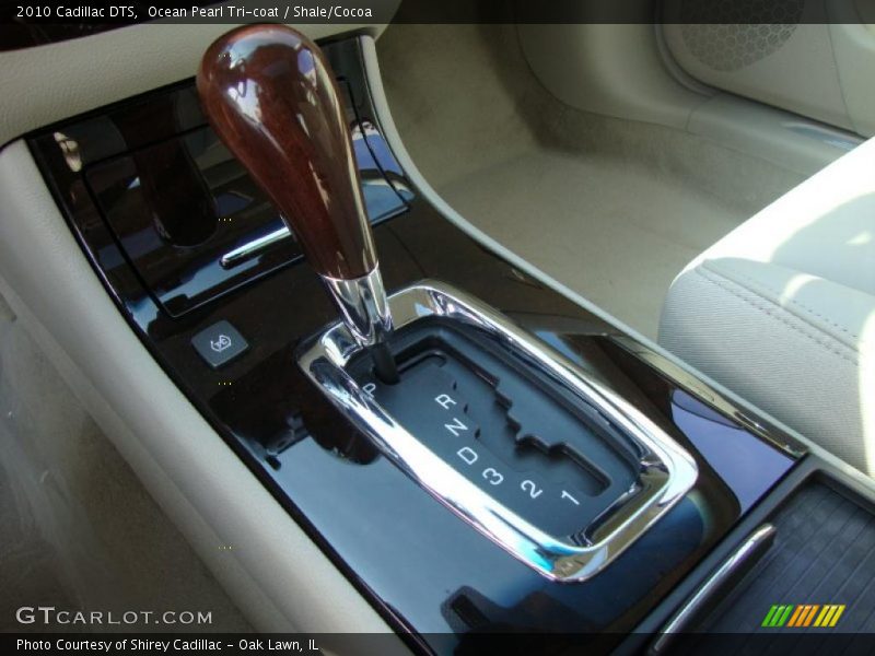 Ocean Pearl Tri-coat / Shale/Cocoa 2010 Cadillac DTS