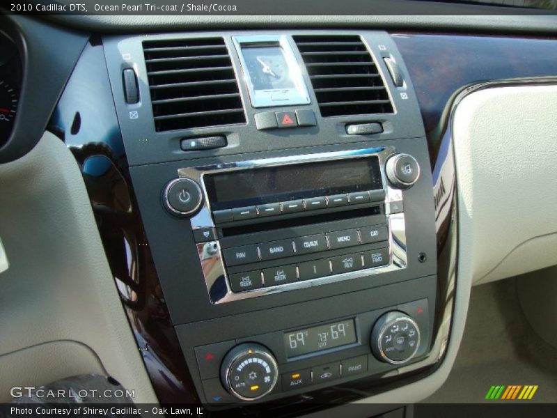 Ocean Pearl Tri-coat / Shale/Cocoa 2010 Cadillac DTS