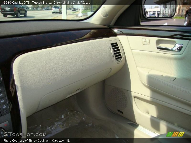 Tuscan Bronze ChromaFlair / Shale/Cocoa 2010 Cadillac DTS