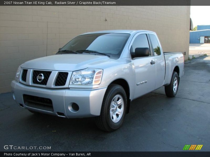 Radiant Silver / Graphite Black/Titanium 2007 Nissan Titan XE King Cab