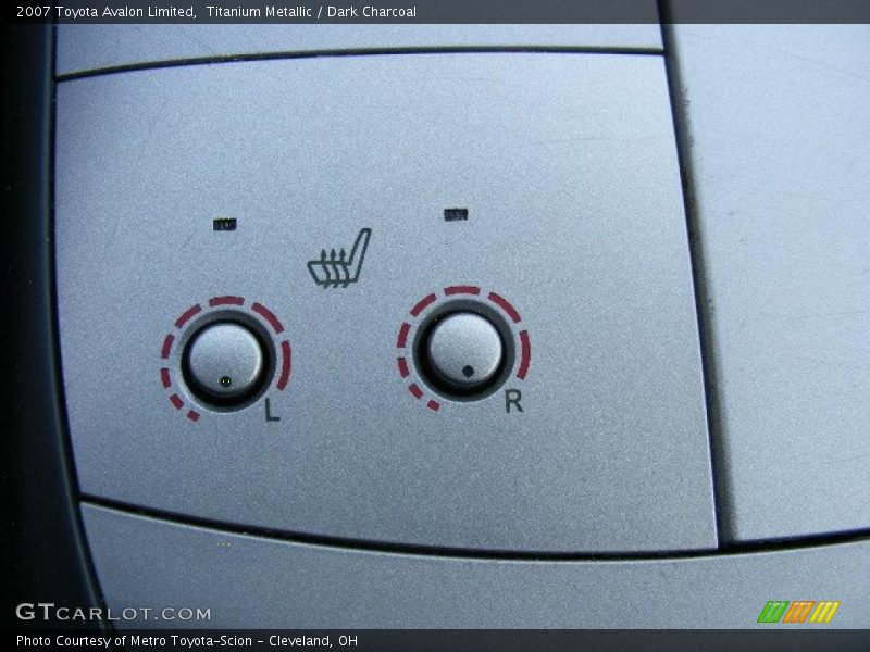 Titanium Metallic / Dark Charcoal 2007 Toyota Avalon Limited