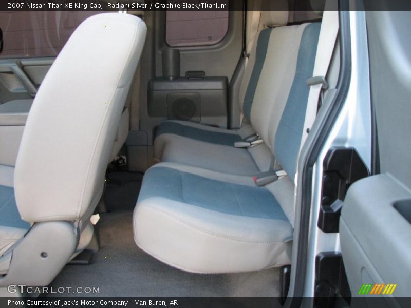 Radiant Silver / Graphite Black/Titanium 2007 Nissan Titan XE King Cab