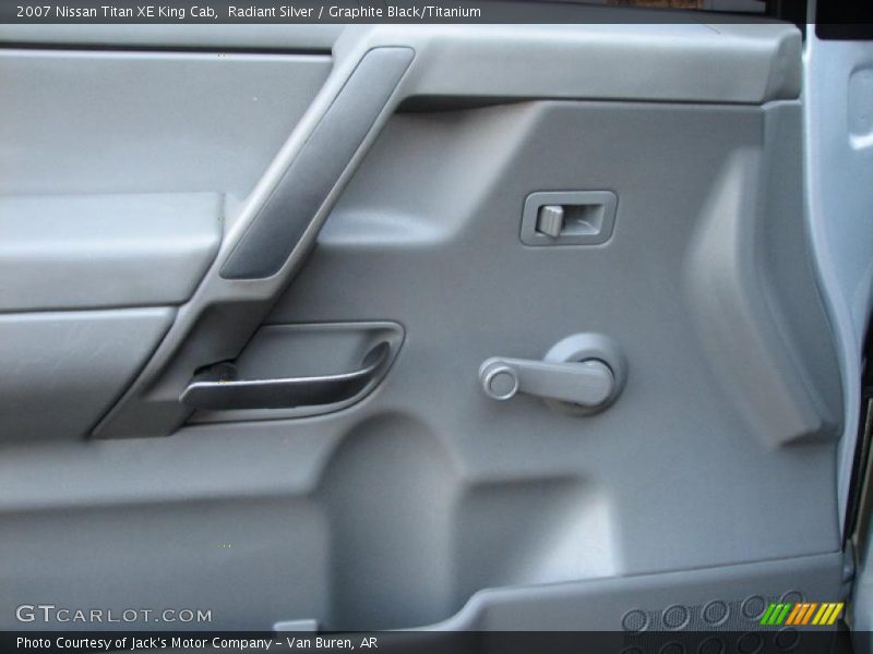 Radiant Silver / Graphite Black/Titanium 2007 Nissan Titan XE King Cab