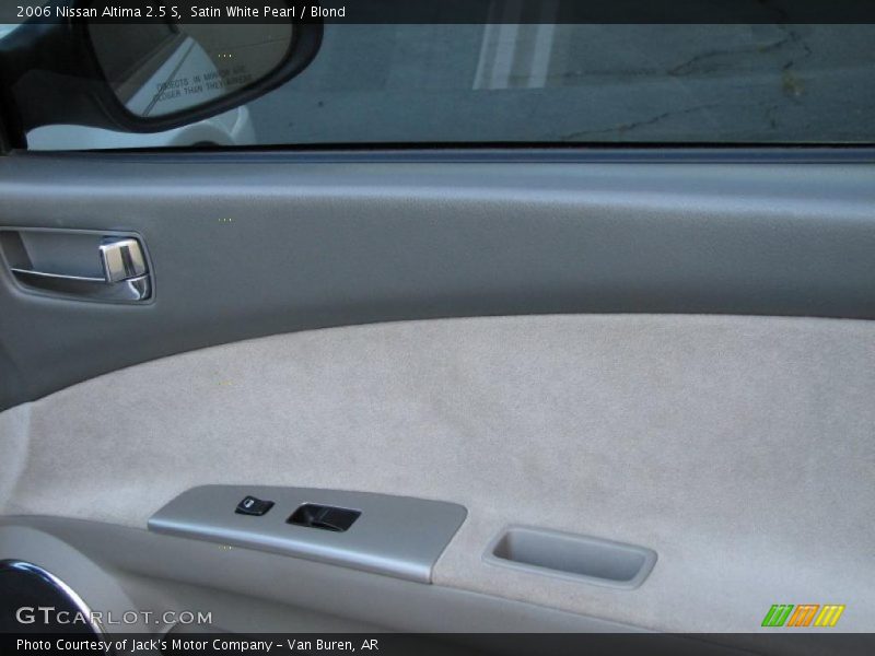 Satin White Pearl / Blond 2006 Nissan Altima 2.5 S