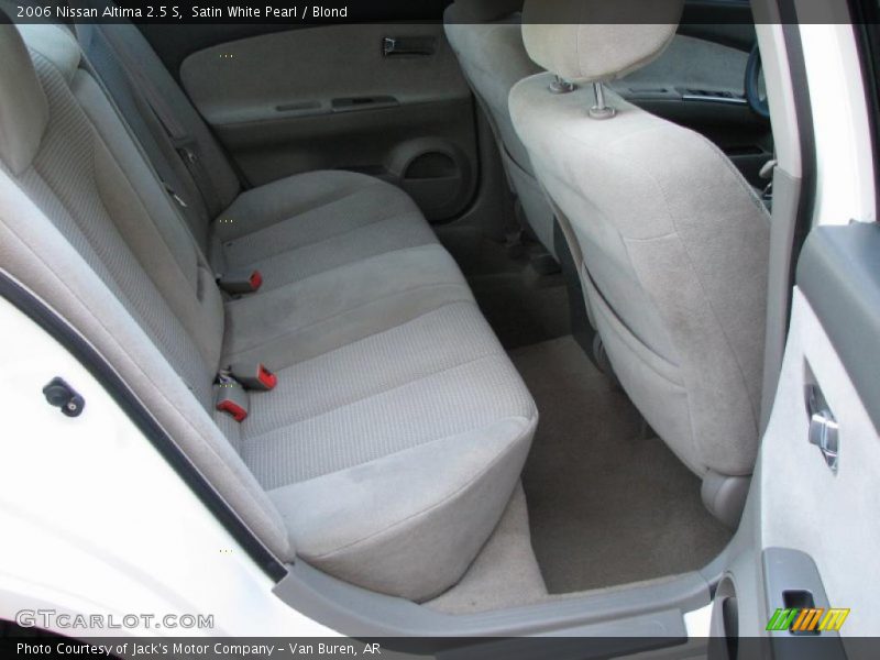 Satin White Pearl / Blond 2006 Nissan Altima 2.5 S