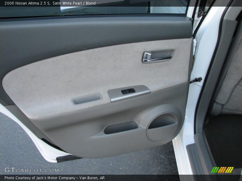 Satin White Pearl / Blond 2006 Nissan Altima 2.5 S