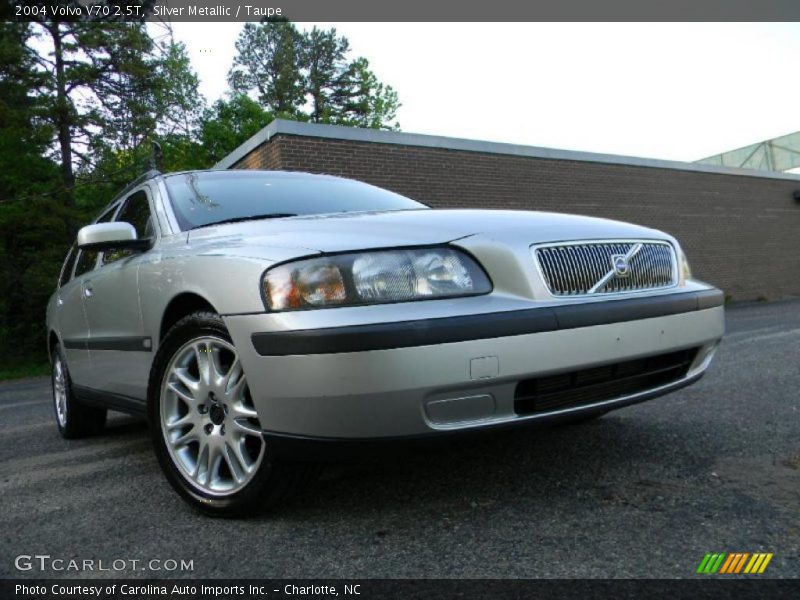 Silver Metallic / Taupe 2004 Volvo V70 2.5T