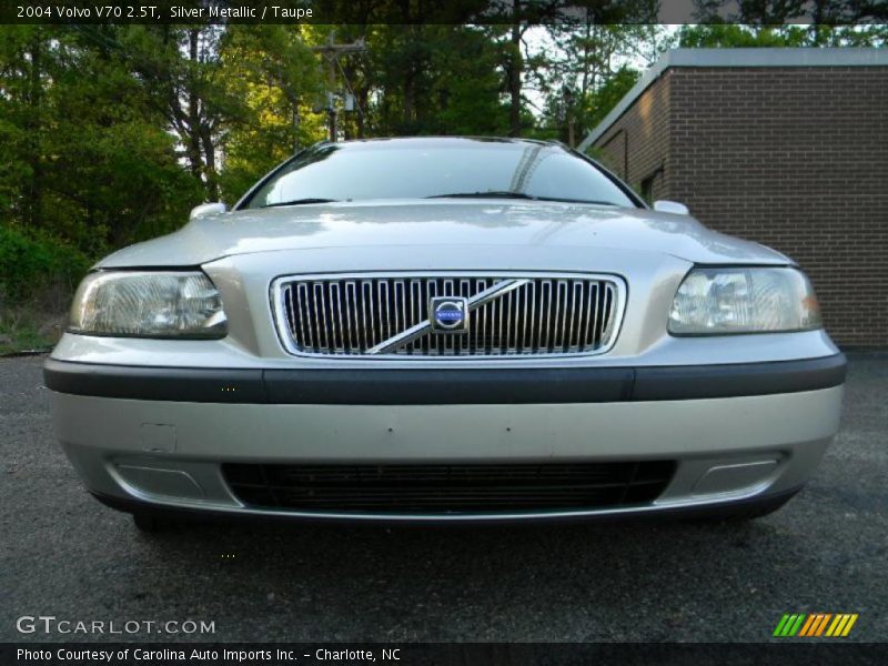 Silver Metallic / Taupe 2004 Volvo V70 2.5T