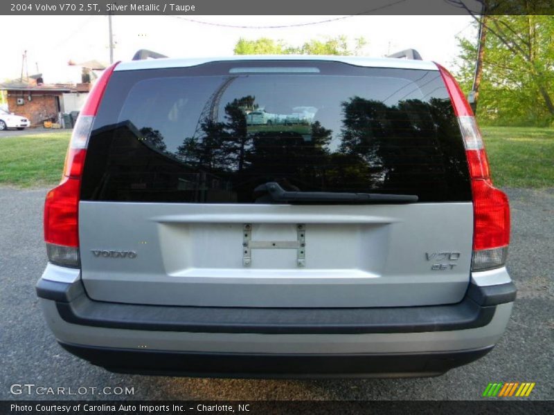 Silver Metallic / Taupe 2004 Volvo V70 2.5T