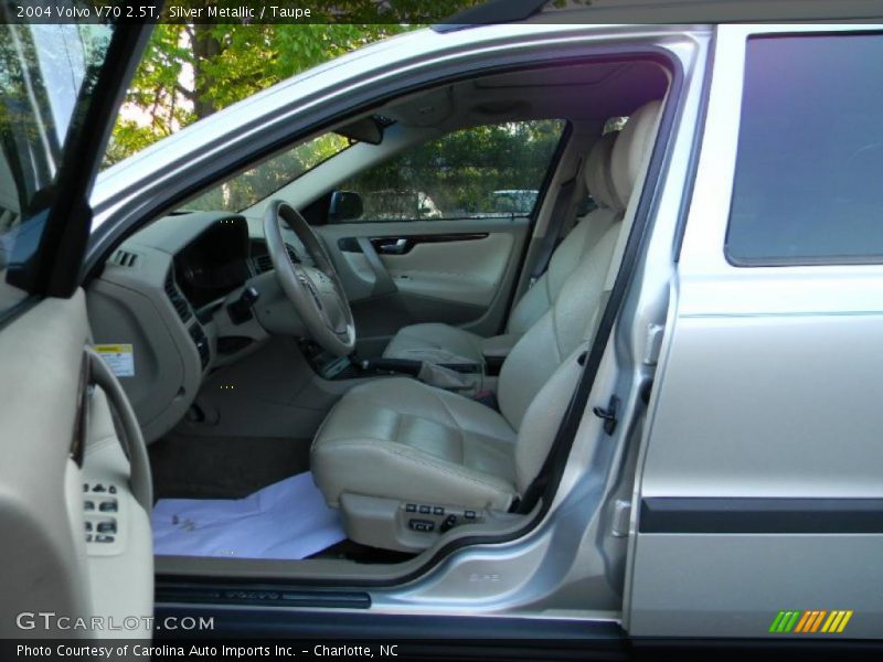 Silver Metallic / Taupe 2004 Volvo V70 2.5T