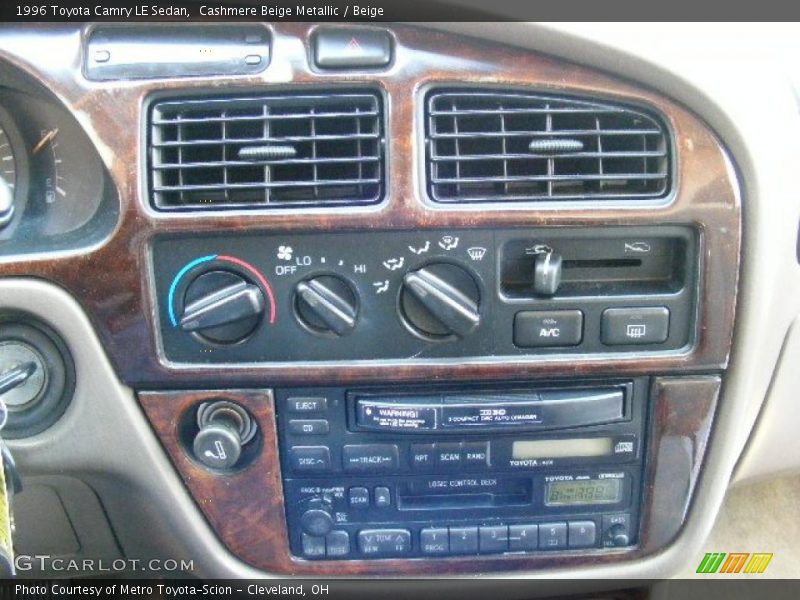 Cashmere Beige Metallic / Beige 1996 Toyota Camry LE Sedan