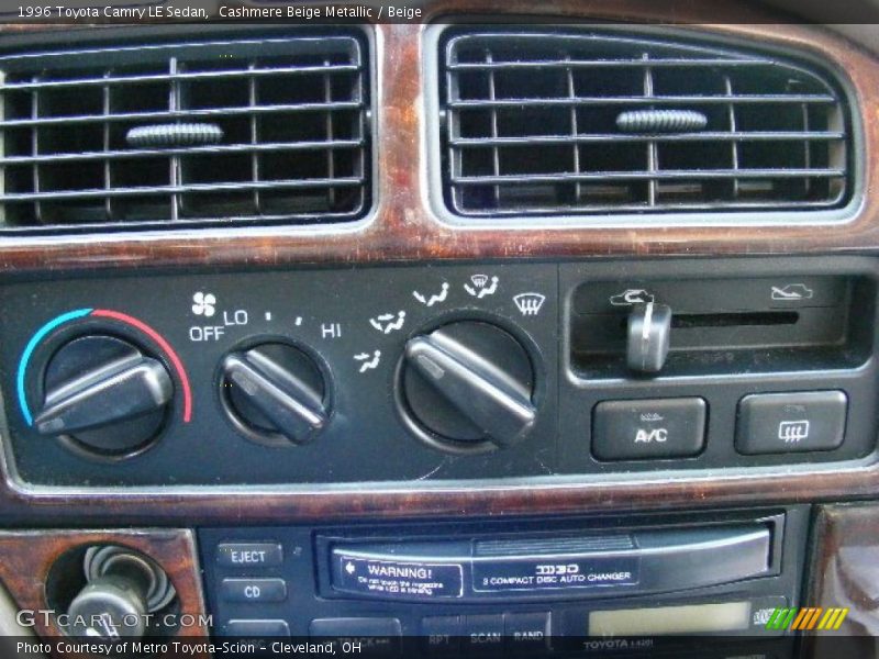 Cashmere Beige Metallic / Beige 1996 Toyota Camry LE Sedan