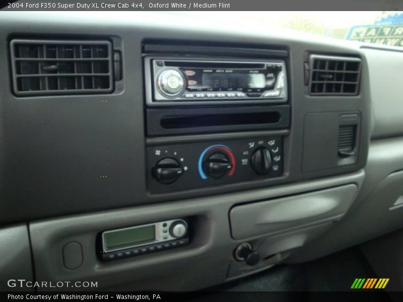 Oxford White / Medium Flint 2004 Ford F350 Super Duty XL Crew Cab 4x4