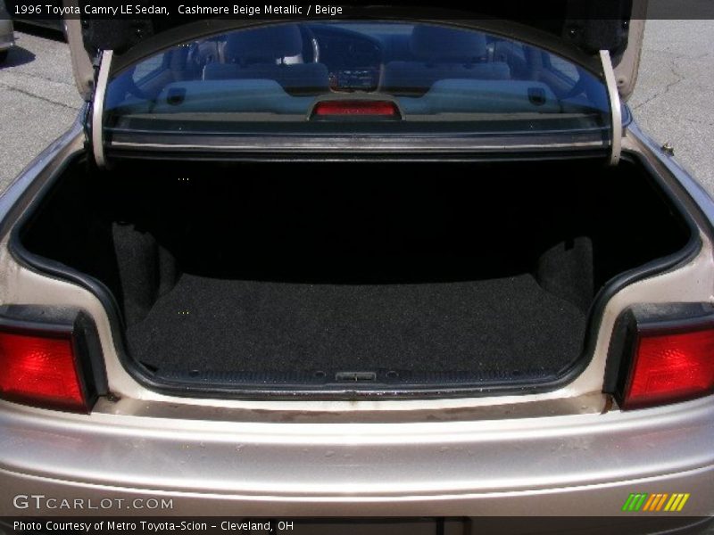 Cashmere Beige Metallic / Beige 1996 Toyota Camry LE Sedan