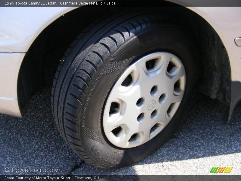 Cashmere Beige Metallic / Beige 1996 Toyota Camry LE Sedan