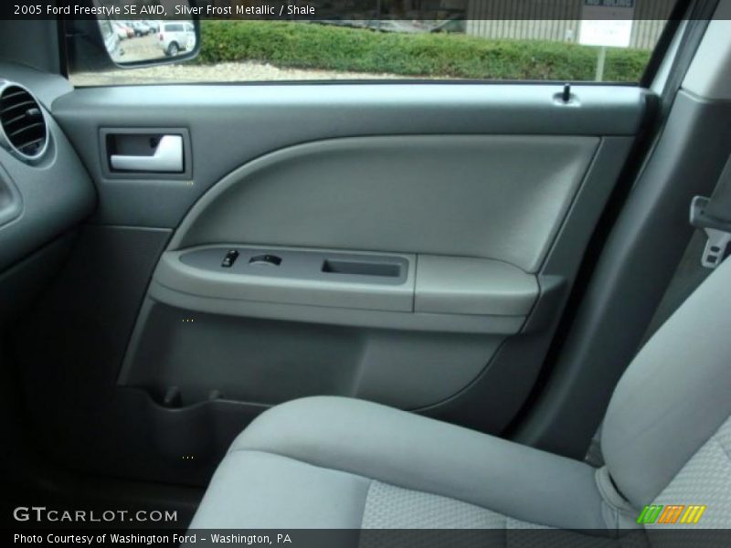 Silver Frost Metallic / Shale 2005 Ford Freestyle SE AWD