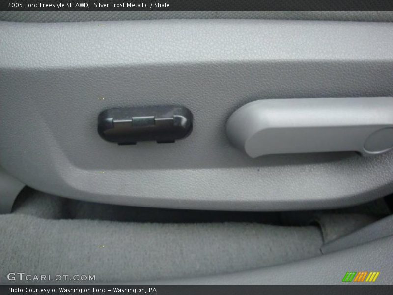 Silver Frost Metallic / Shale 2005 Ford Freestyle SE AWD