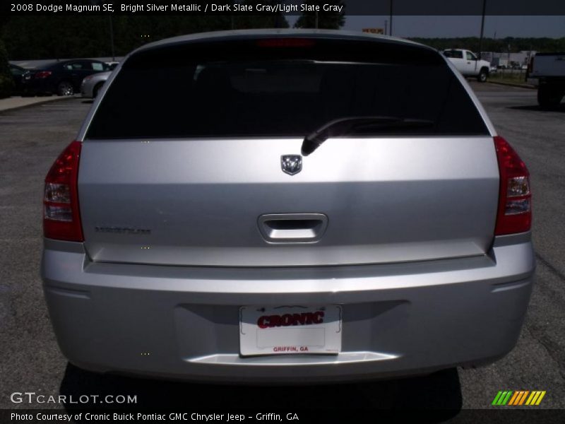Bright Silver Metallic / Dark Slate Gray/Light Slate Gray 2008 Dodge Magnum SE