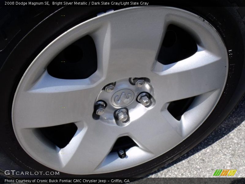 Bright Silver Metallic / Dark Slate Gray/Light Slate Gray 2008 Dodge Magnum SE