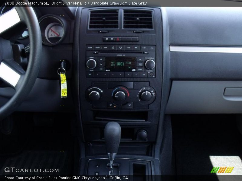 Bright Silver Metallic / Dark Slate Gray/Light Slate Gray 2008 Dodge Magnum SE