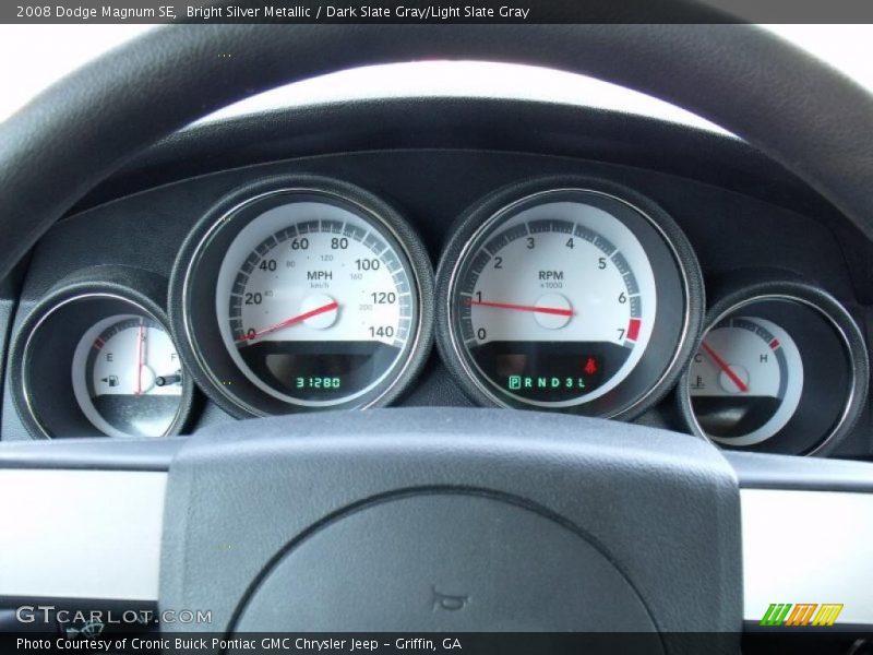 Bright Silver Metallic / Dark Slate Gray/Light Slate Gray 2008 Dodge Magnum SE