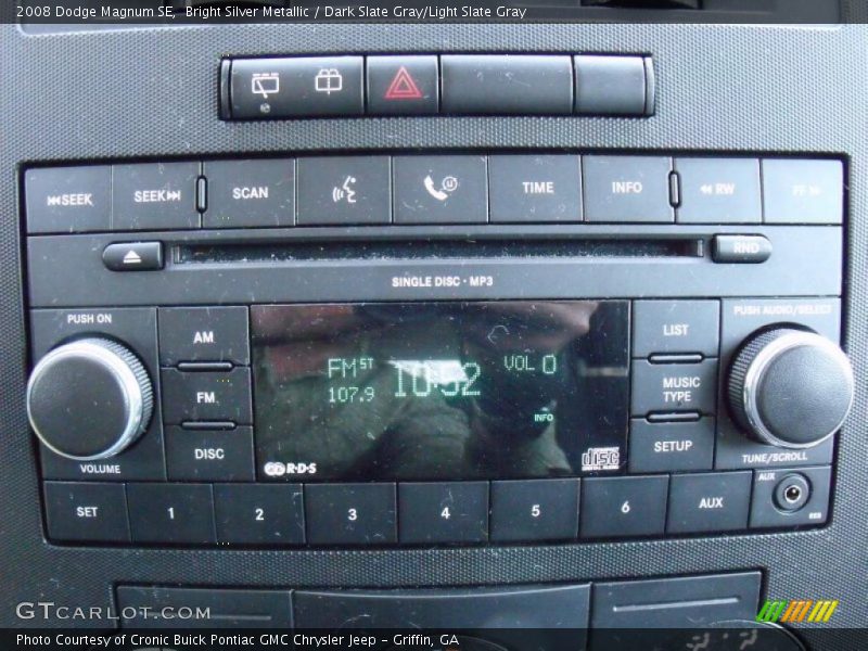 Bright Silver Metallic / Dark Slate Gray/Light Slate Gray 2008 Dodge Magnum SE