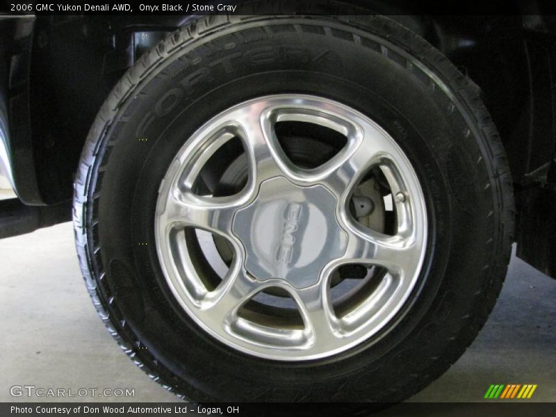 Onyx Black / Stone Gray 2006 GMC Yukon Denali AWD