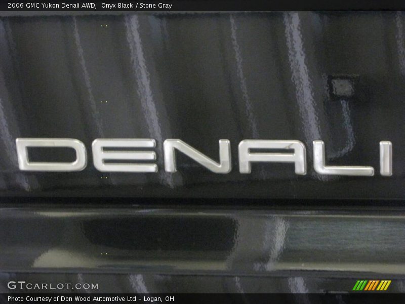 Onyx Black / Stone Gray 2006 GMC Yukon Denali AWD