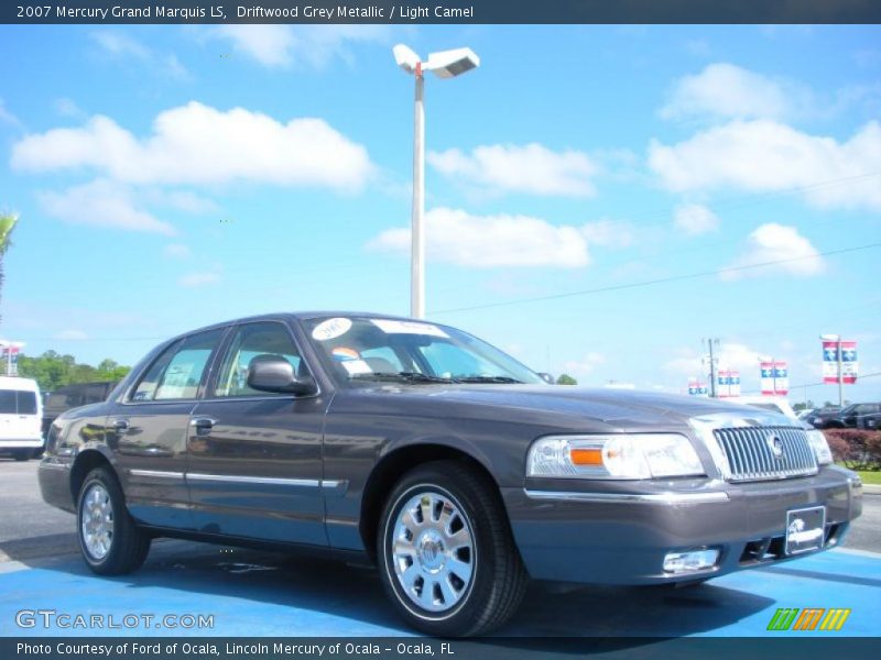 Front 3/4 View of 2007 Grand Marquis LS