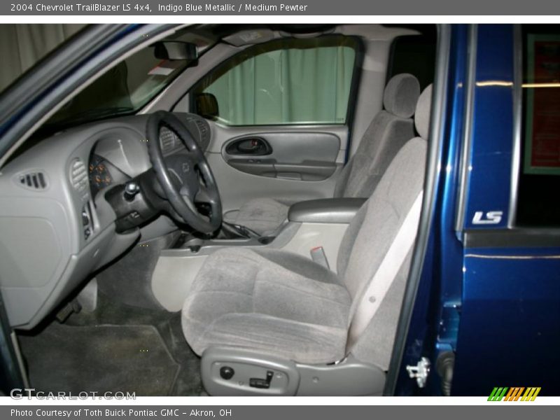 Indigo Blue Metallic / Medium Pewter 2004 Chevrolet TrailBlazer LS 4x4
