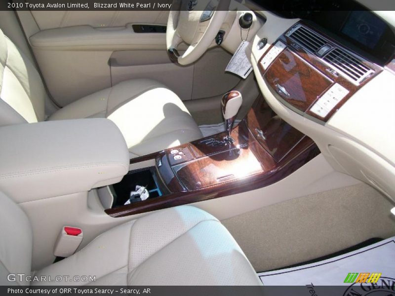 Blizzard White Pearl / Ivory 2010 Toyota Avalon Limited
