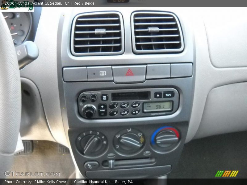 Chili Red / Beige 2000 Hyundai Accent GL Sedan