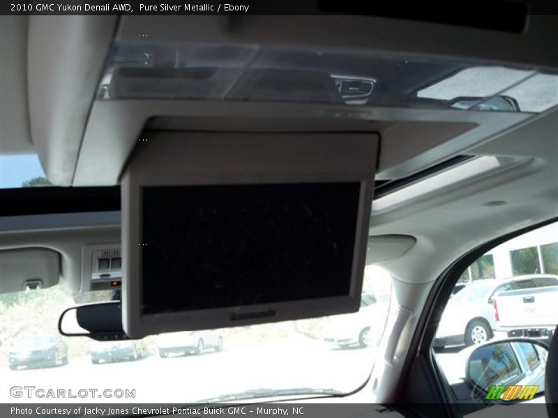 Pure Silver Metallic / Ebony 2010 GMC Yukon Denali AWD