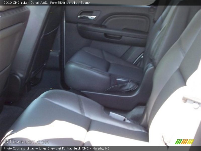 Pure Silver Metallic / Ebony 2010 GMC Yukon Denali AWD