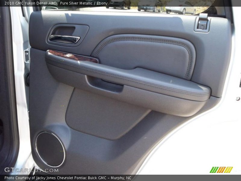 Pure Silver Metallic / Ebony 2010 GMC Yukon Denali AWD