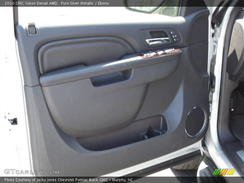 Pure Silver Metallic / Ebony 2010 GMC Yukon Denali AWD