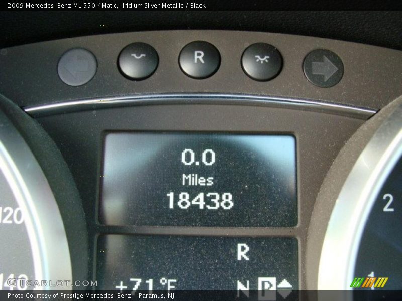 Iridium Silver Metallic / Black 2009 Mercedes-Benz ML 550 4Matic