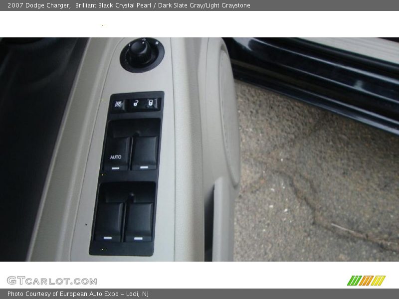 Brilliant Black Crystal Pearl / Dark Slate Gray/Light Graystone 2007 Dodge Charger