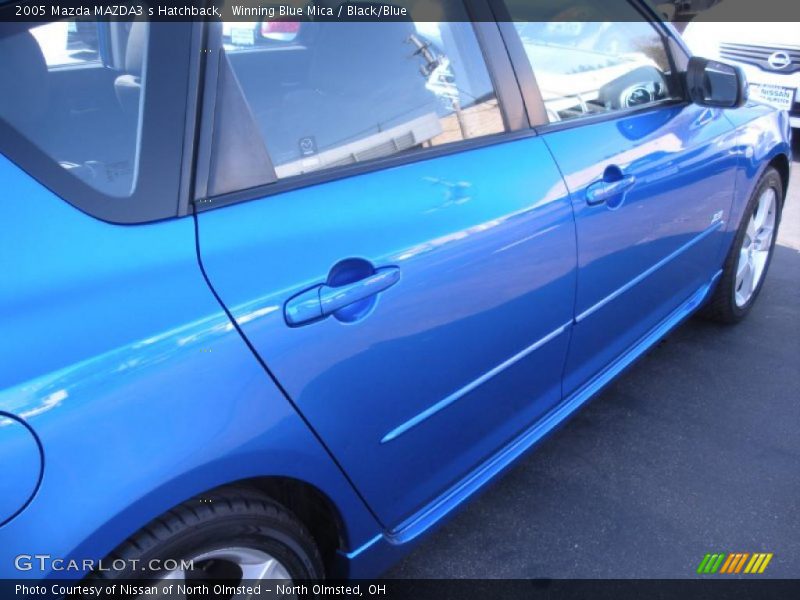 Winning Blue Mica / Black/Blue 2005 Mazda MAZDA3 s Hatchback