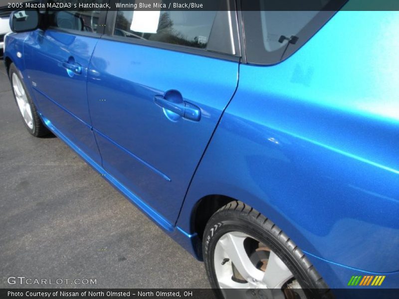 Winning Blue Mica / Black/Blue 2005 Mazda MAZDA3 s Hatchback