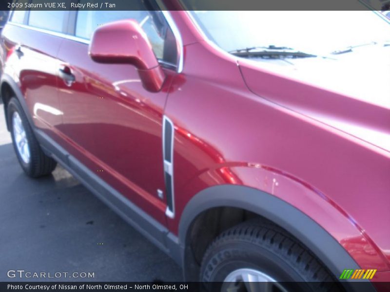 Ruby Red / Tan 2009 Saturn VUE XE