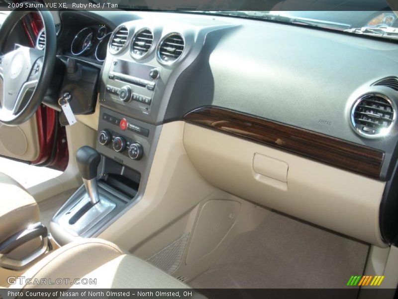 Ruby Red / Tan 2009 Saturn VUE XE