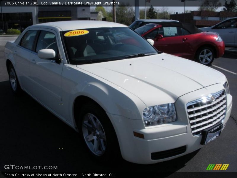 Cool Vanilla / Dark Slate Gray/Light Graystone 2006 Chrysler 300