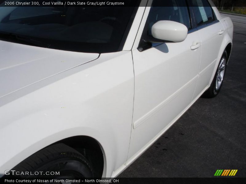 Cool Vanilla / Dark Slate Gray/Light Graystone 2006 Chrysler 300