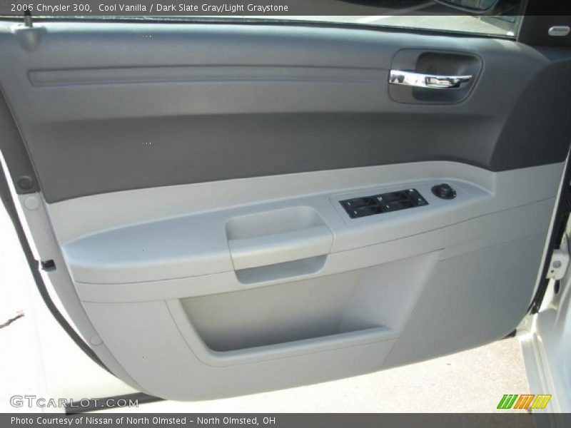 Cool Vanilla / Dark Slate Gray/Light Graystone 2006 Chrysler 300
