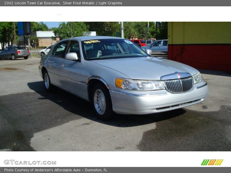 Silver Frost Metallic / Light Graphite 2002 Lincoln Town Car Executive