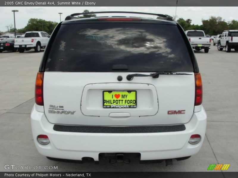 Summit White / Ebony 2005 GMC Envoy Denali 4x4